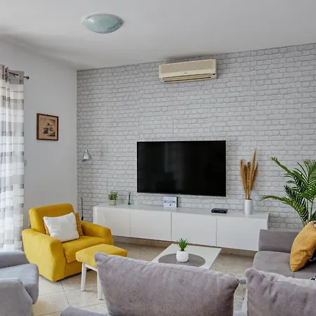 With Parking Space Razanj, Rogoznica - 21124